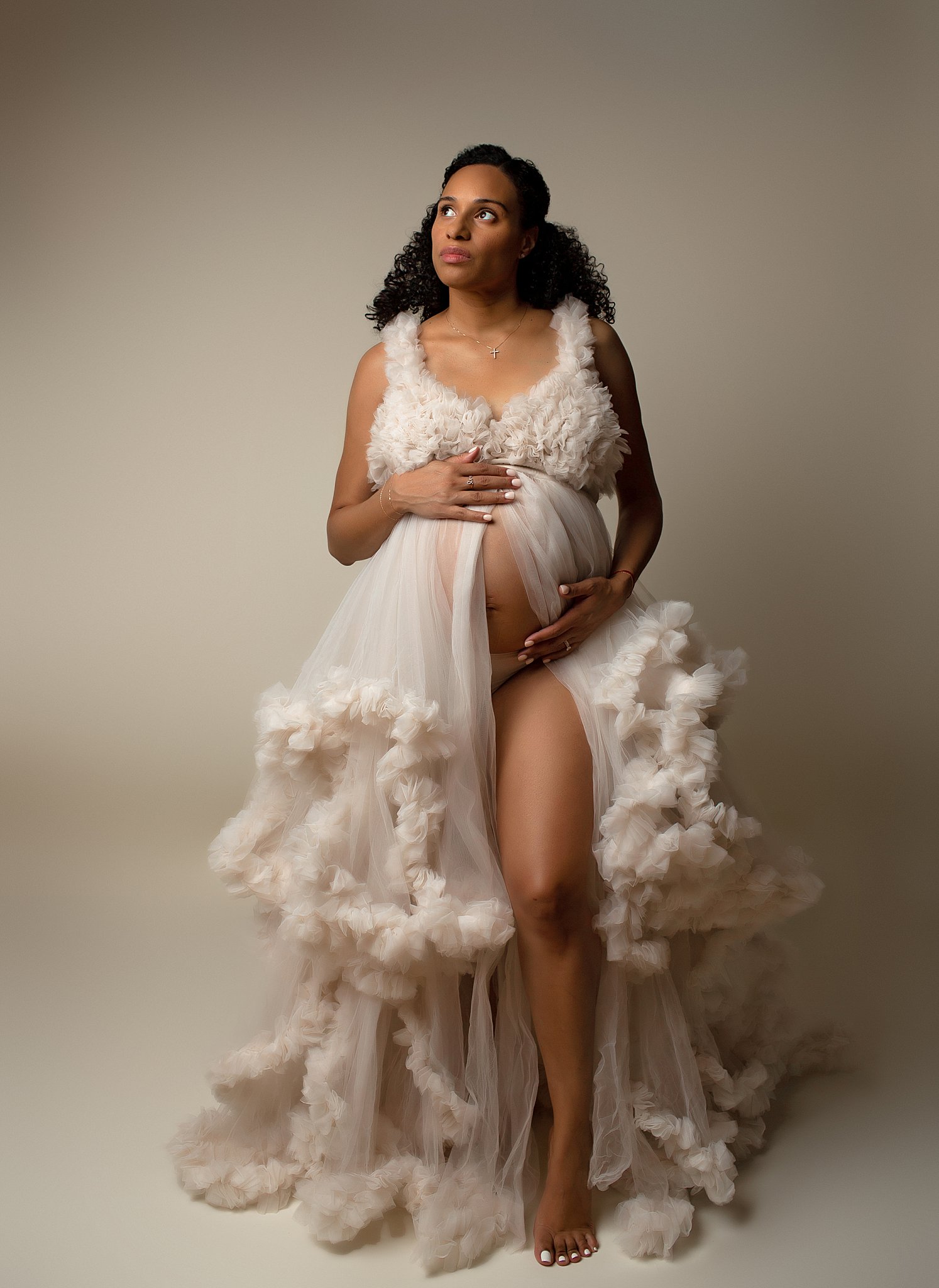 Orlando maternity photographer with client closet